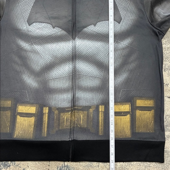Mens large Batman hoodie. - Picture 7 of 8